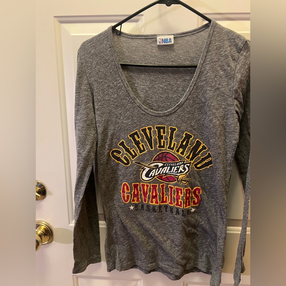 NBA Cleveland Cavaliers Gray Long Sleeve Tee. Excellent condition!